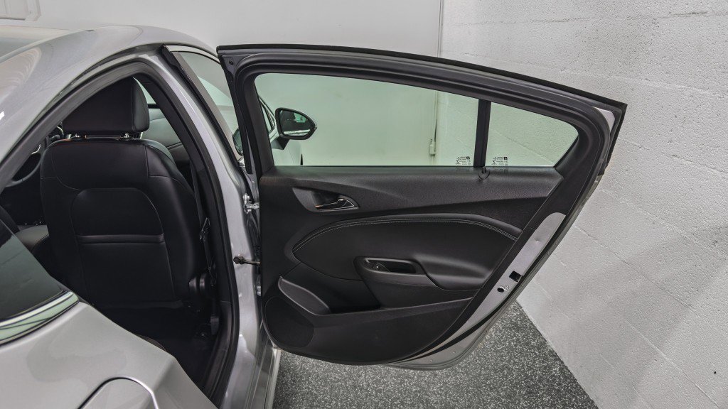 Used 2016 Chevrolet Cruze Premier w/ RS Package FWD image 18