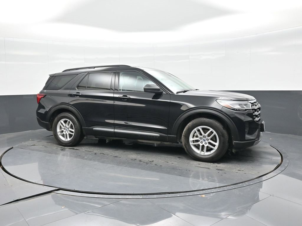 Certified 2025 Ford Explorer Active image 9