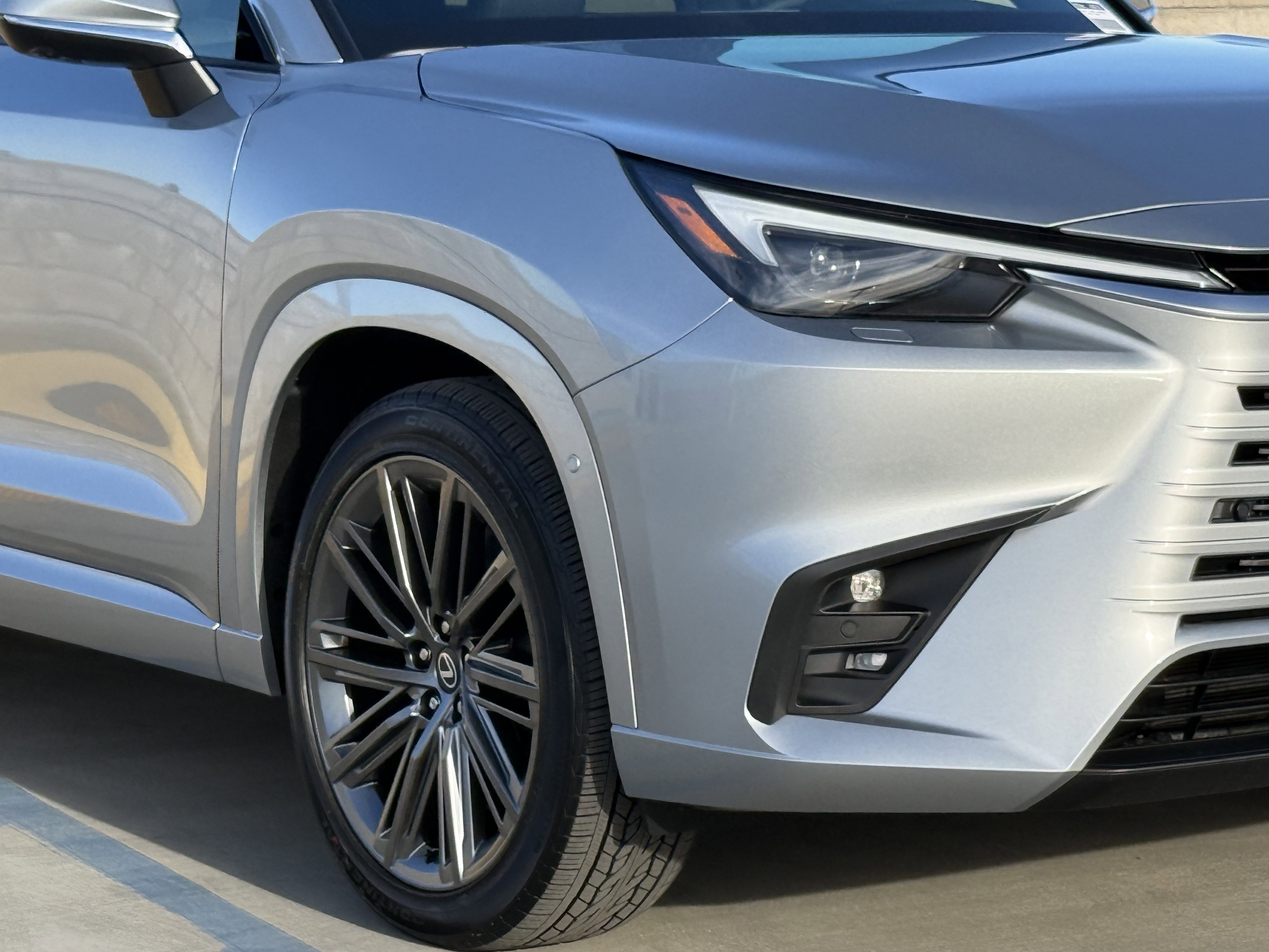 New 2026 Lexus TX 550h AWD Plug-In Hybrid image 4