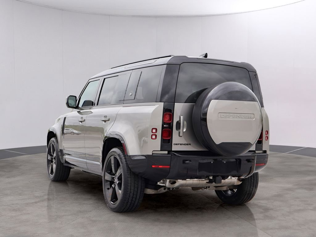 Certified 2024 Land Rover Defender 110 X-Dynamic SE AWD/4WD image 7