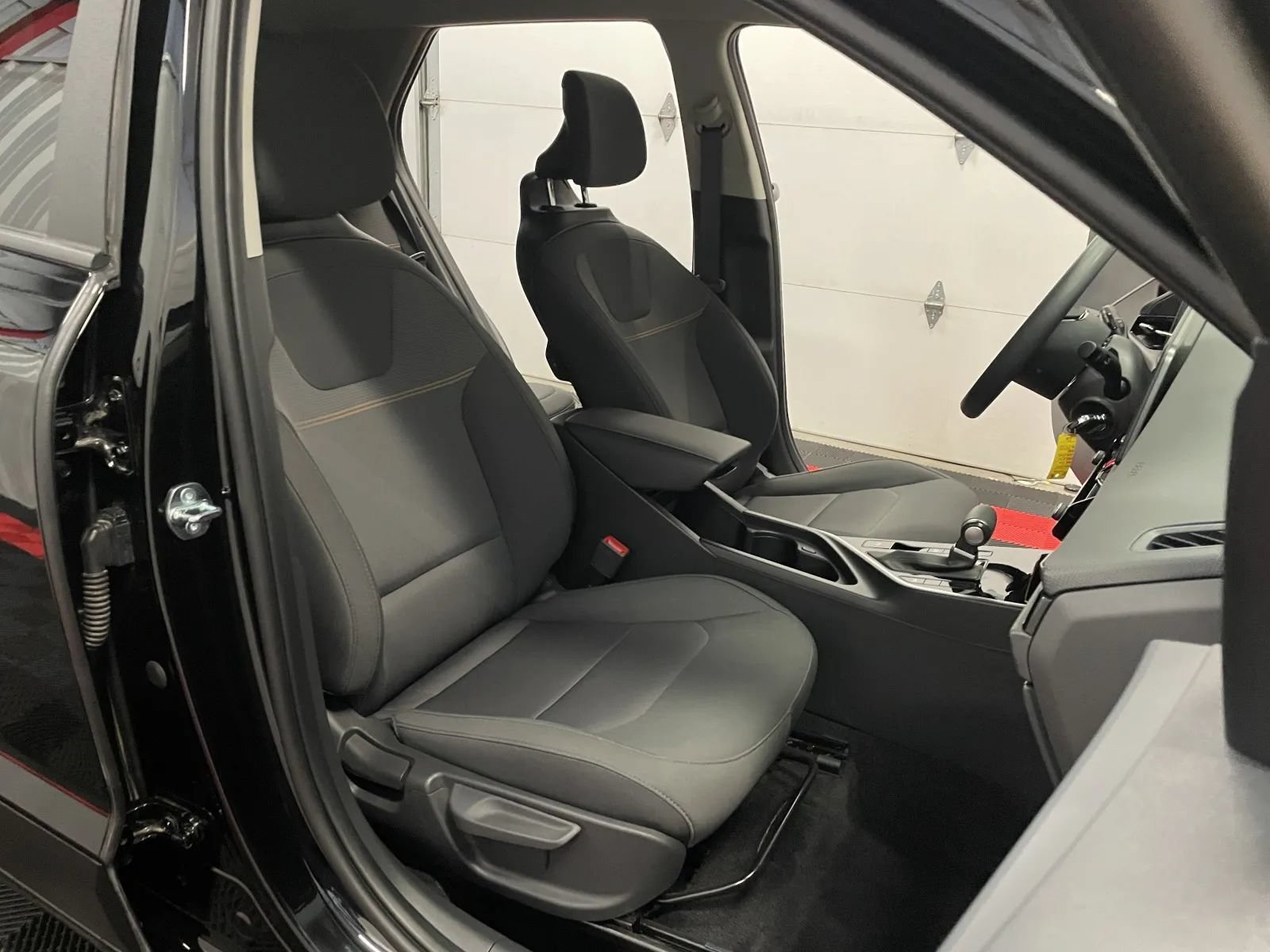 Used 2026 Kia Niro LX FWD image 42