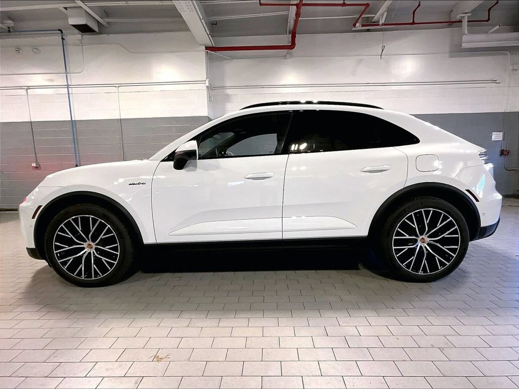 Used 2026 Porsche Macan 4 Electric AWD/4WD image 2