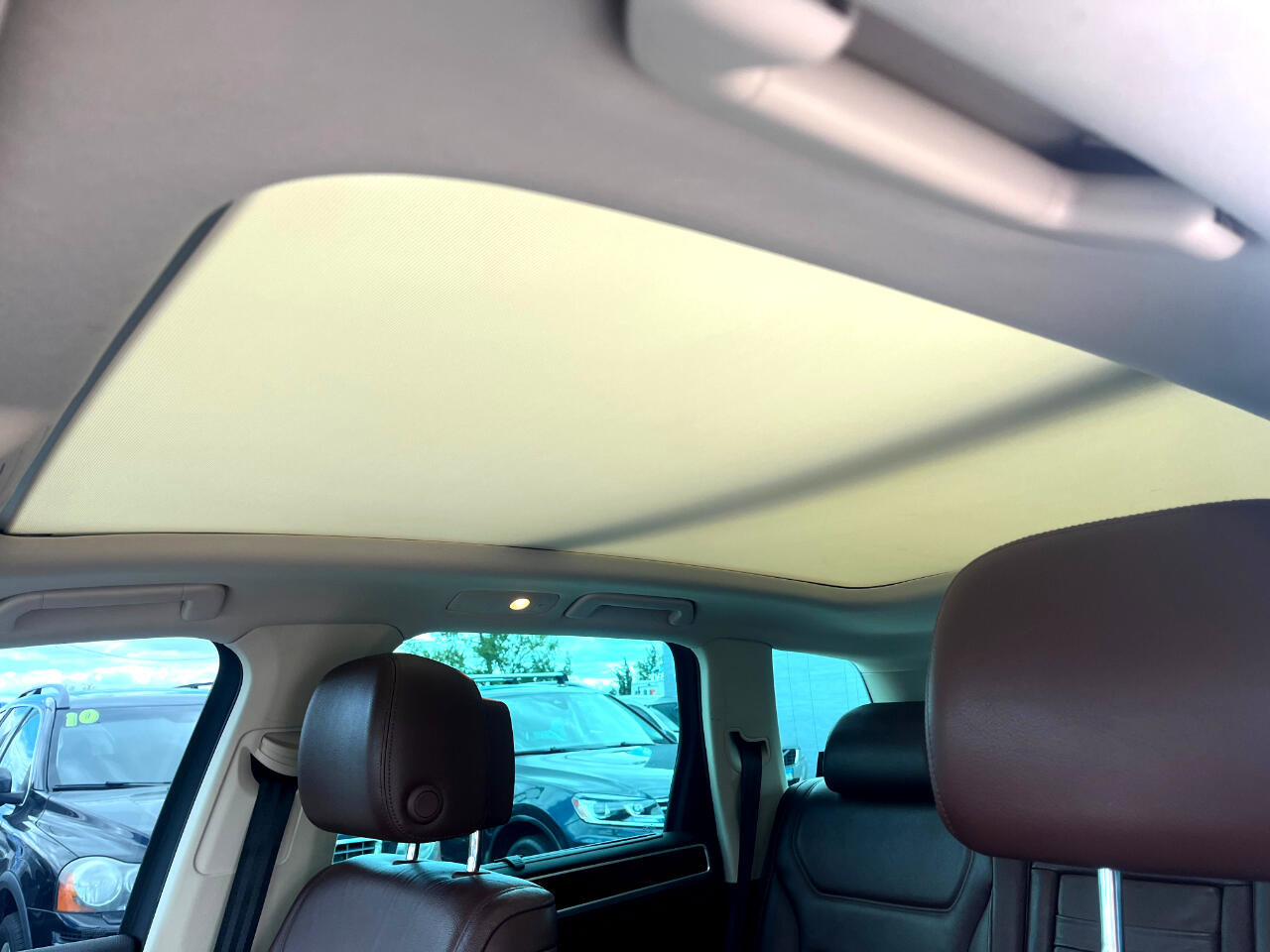 Used 2012 Volkswagen Touareg Hybrid image 33