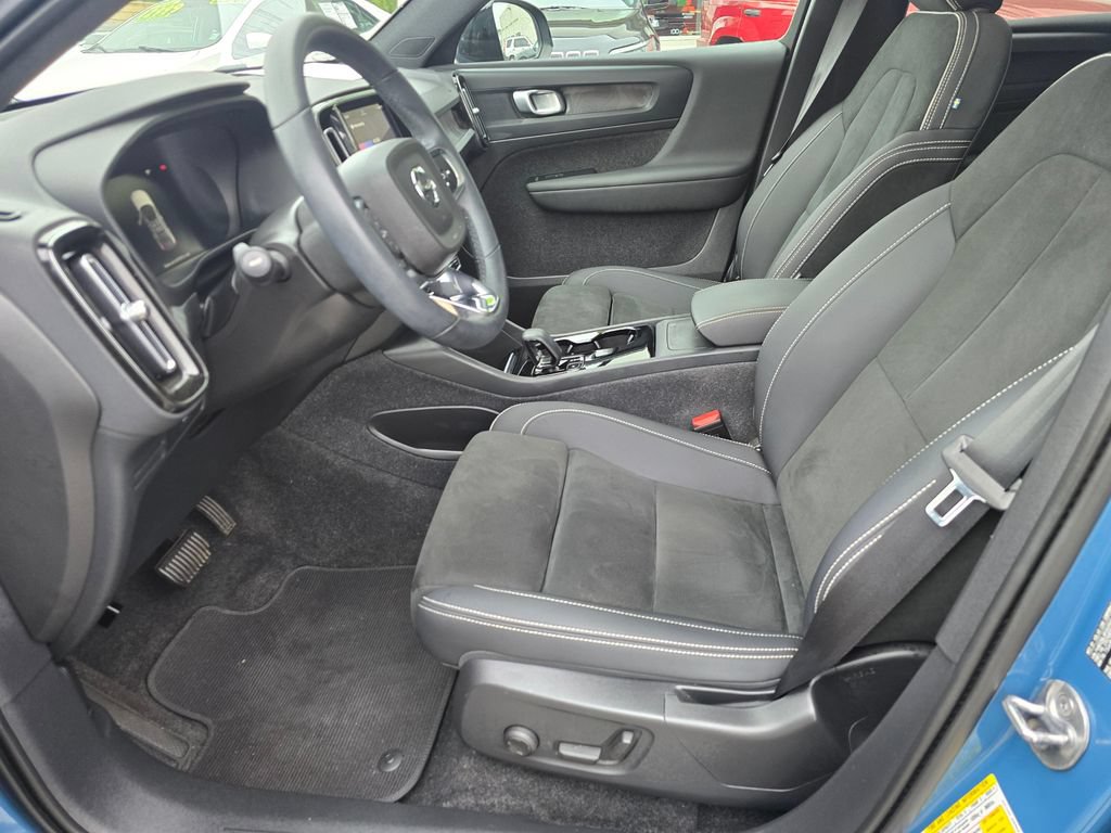 Used 2023 Volvo C40 P8 Recharge Plus AWD/4WD image 18