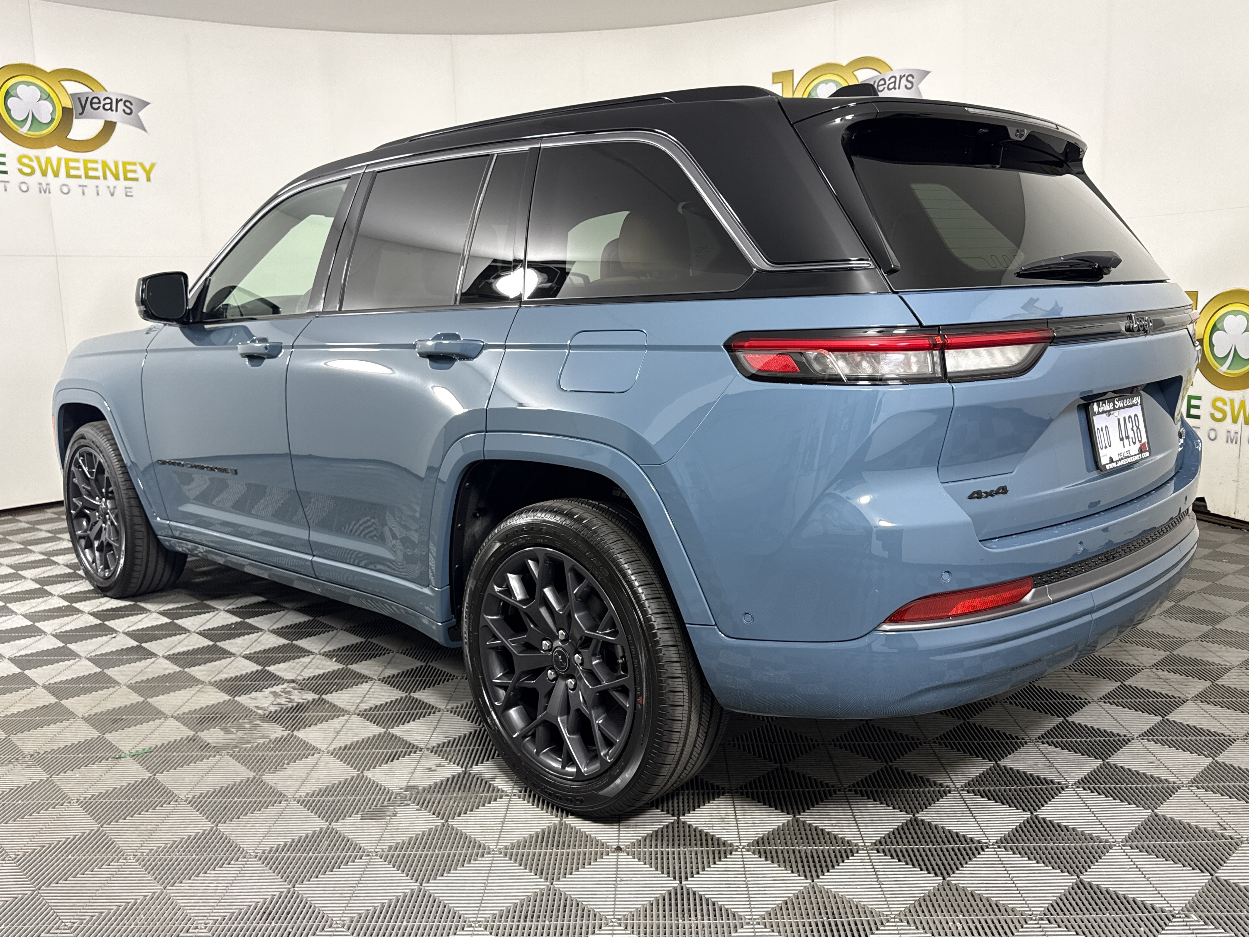 New 2027 Jeep Grand Cherokee Summit AWD/4WD image 6