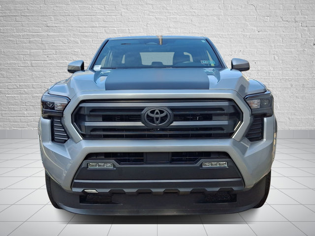 Certified 2026 Toyota Tacoma SR5 AWD/4WD image 2