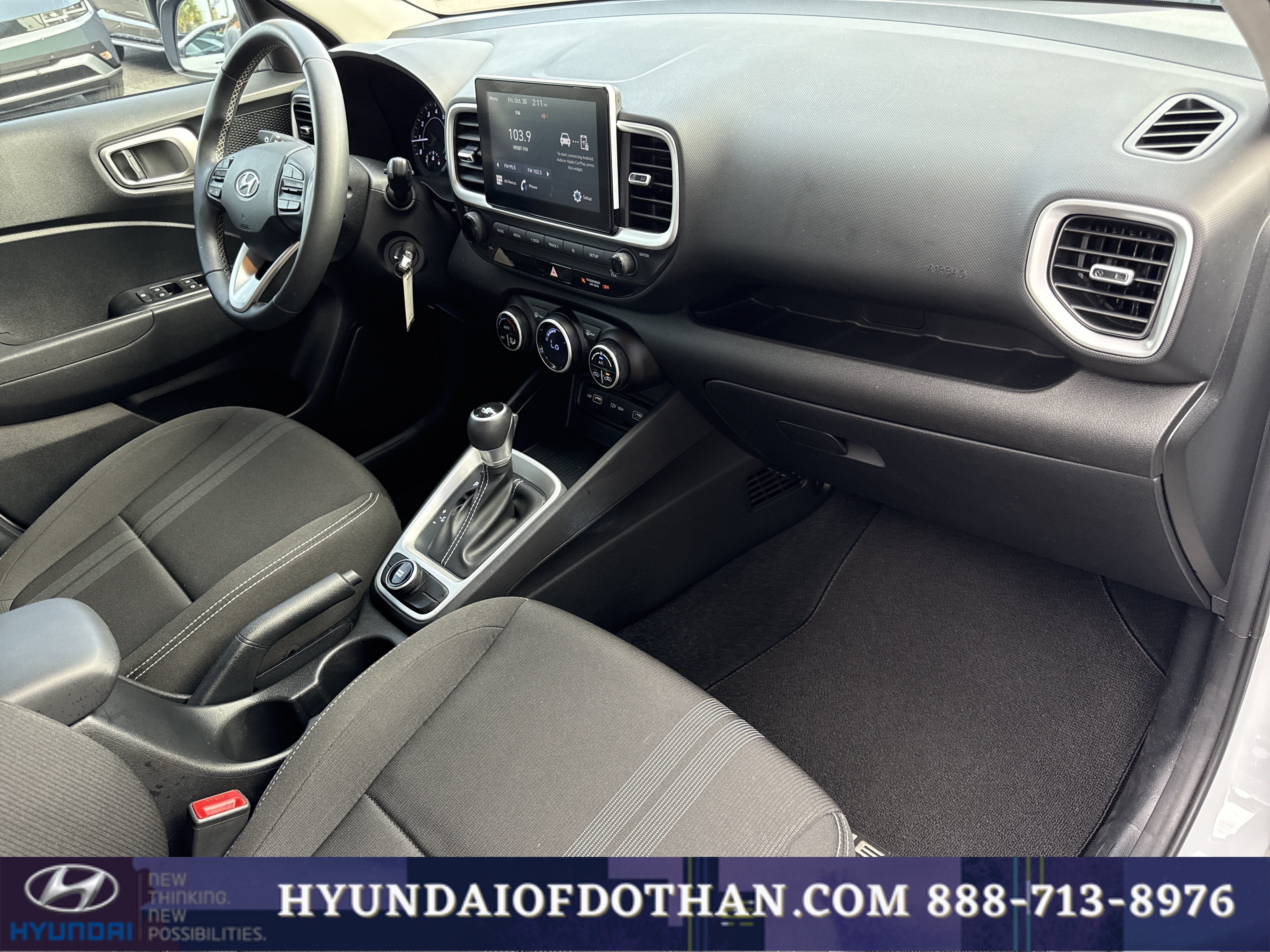 Certified 2022 Hyundai Venue SEL FWD image 17