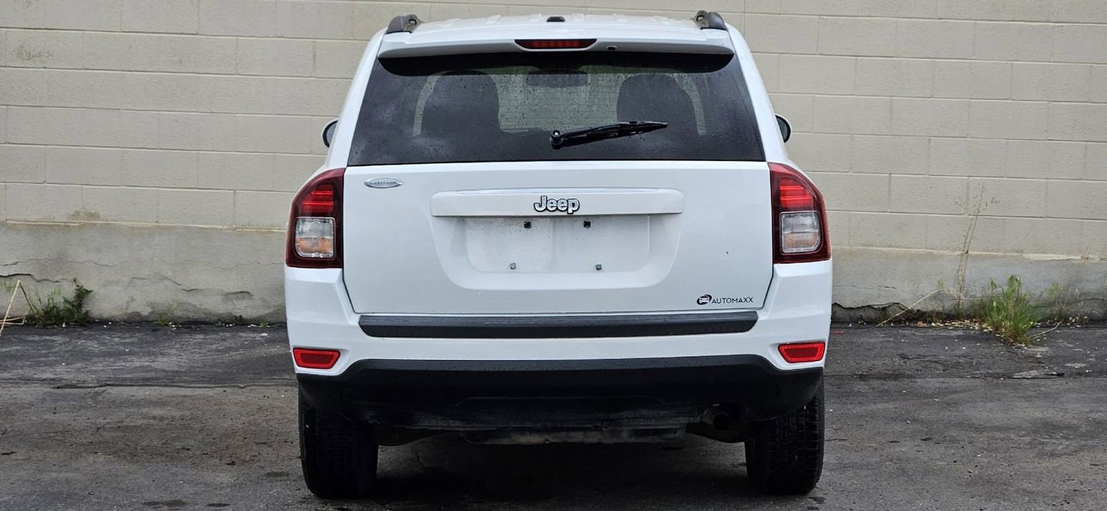Used 2017 Jeep Compass Latitude image 4