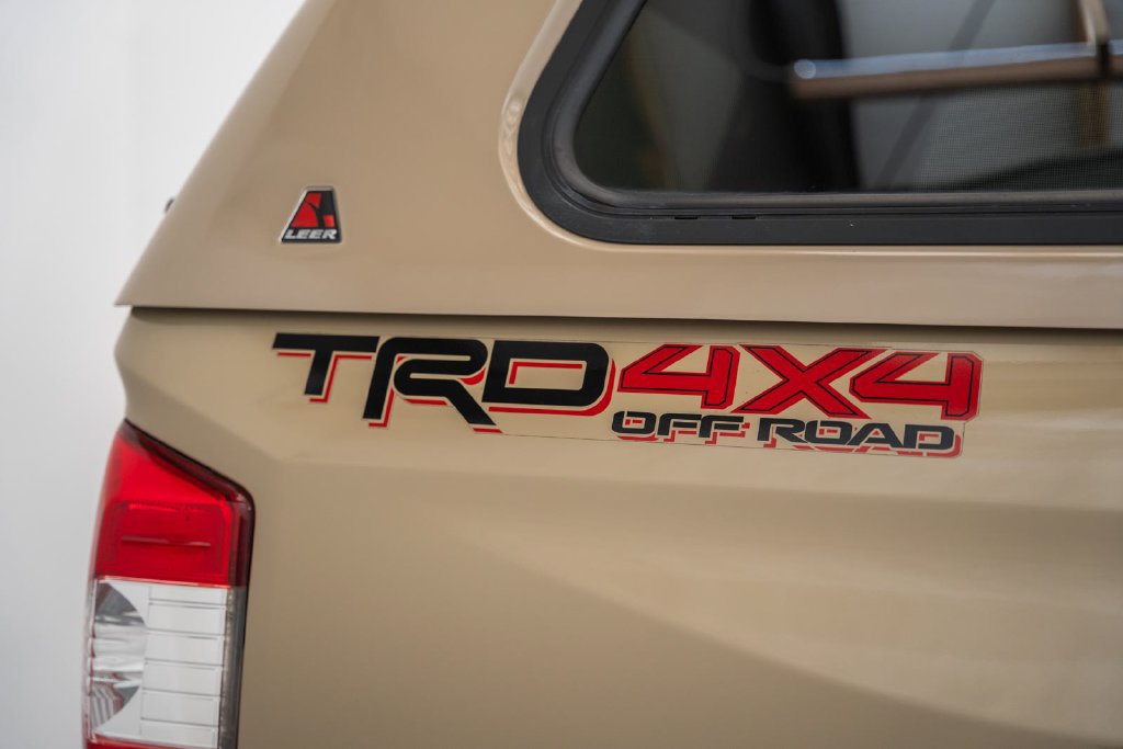 Used 2018 Toyota Tundra SR5 w/ TRD Off Road Package AWD/4WD image 20