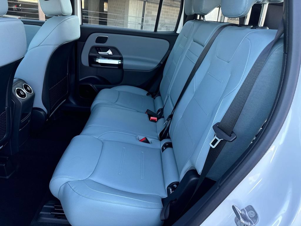 New 2025 Mercedes-Benz GLB 35 AMG 4MATIC image 7