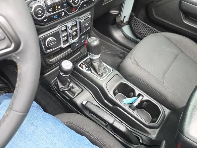 Used 2023 Jeep Wrangler Unlimited w/ Sun & Screen Package AWD/4WD image 32