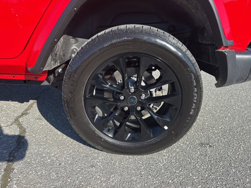 Used 2025 Jeep Wrangler Unlimited Sahara w/ Safety Group AWD/4WD image 30