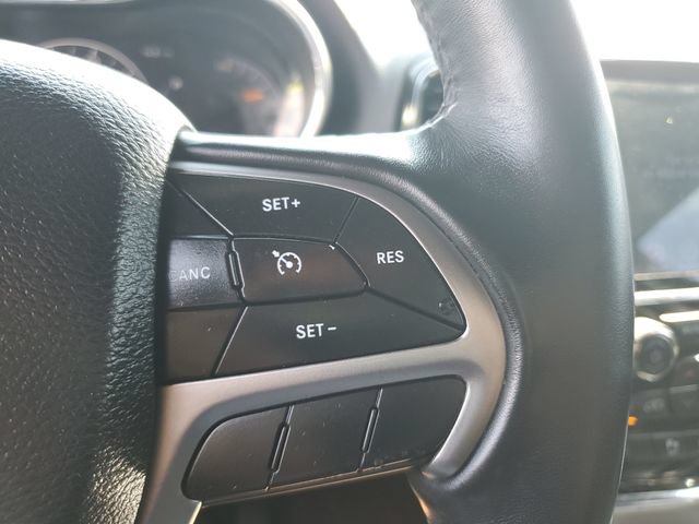 Used 2020 Jeep Grand Cherokee Altitude RWD image 13