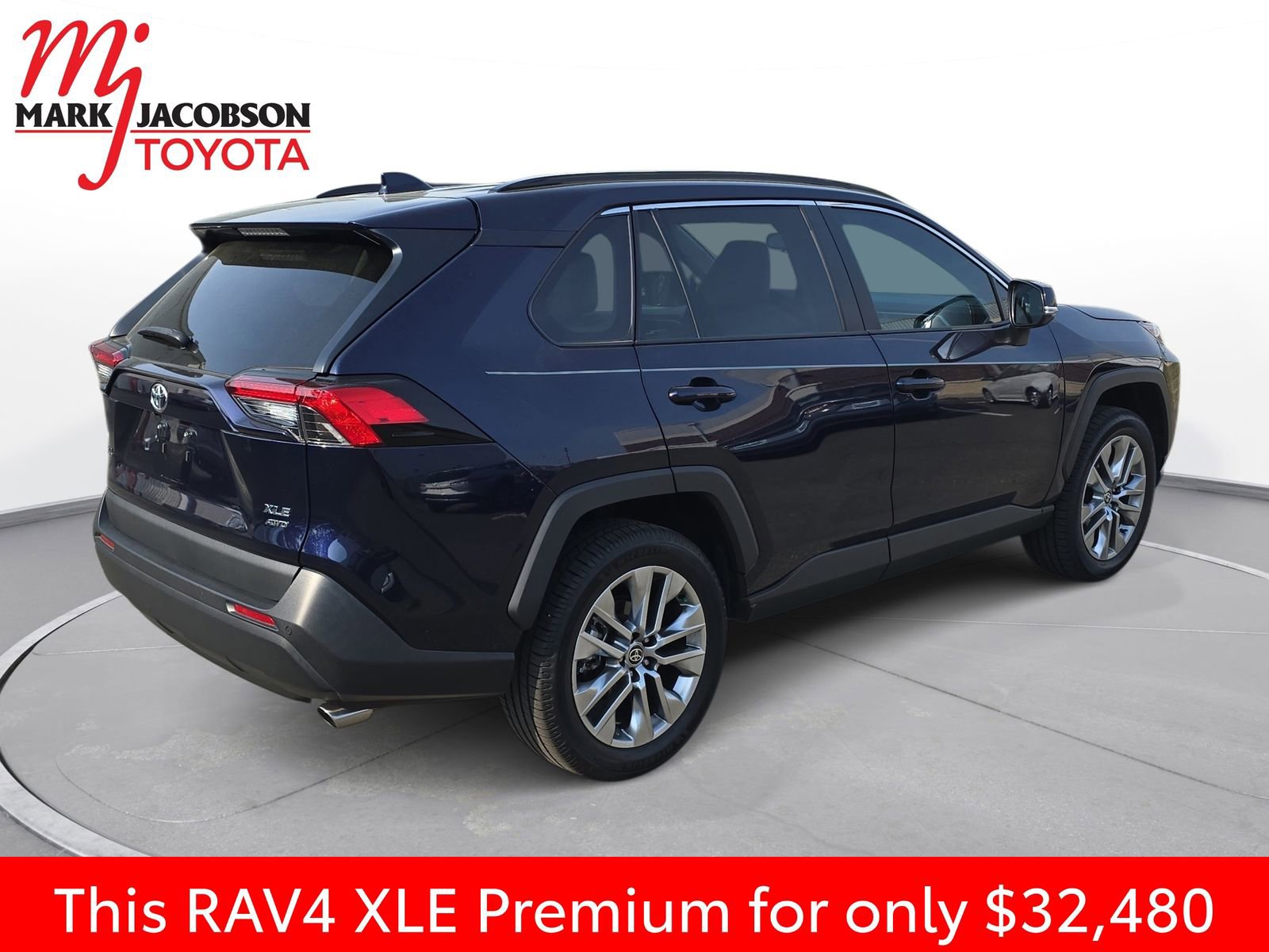 Used 2023 Toyota RAV4 XLE Premium image 10