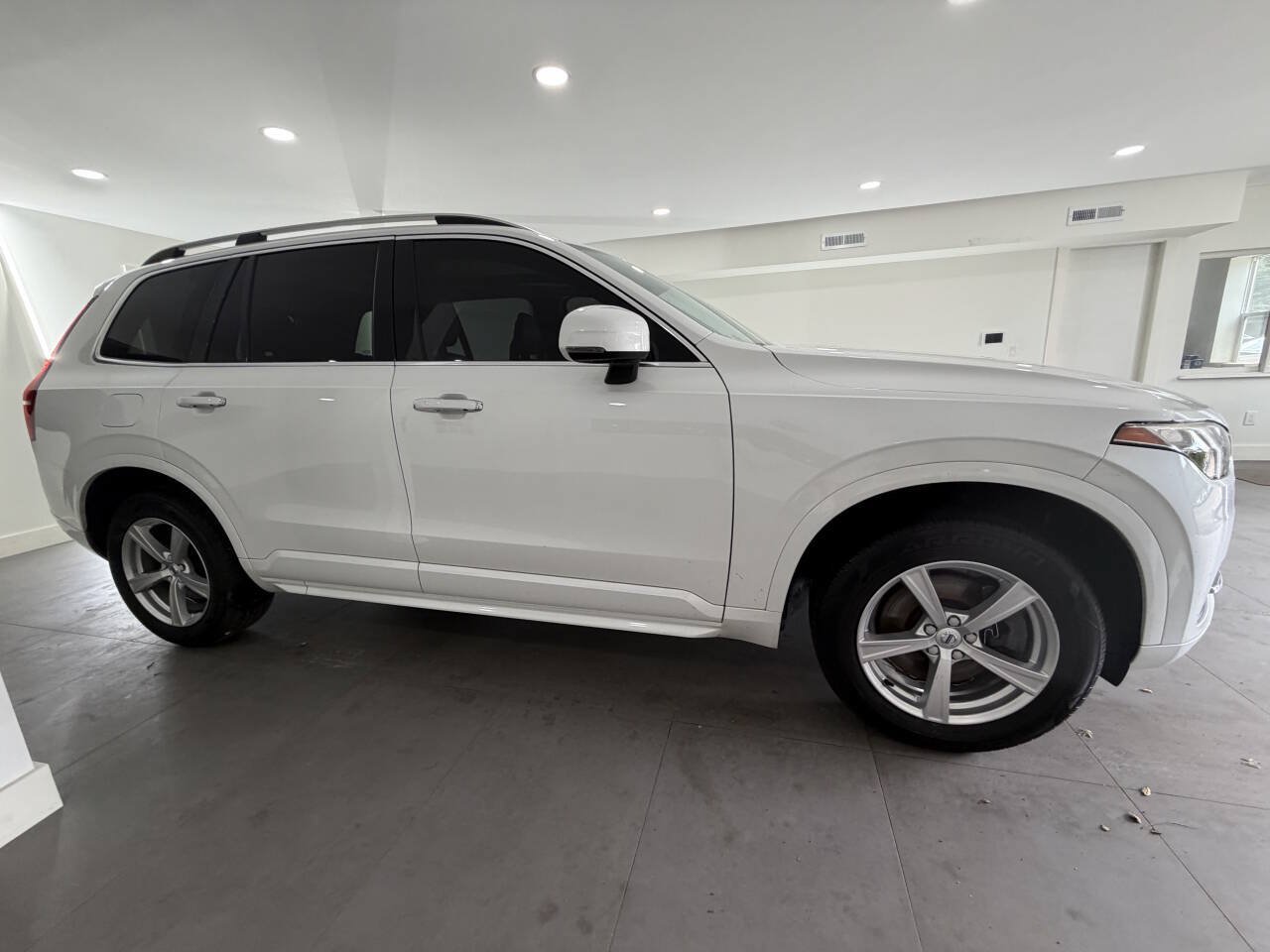 Used 2016 Volvo XC90 T5 Momentum FWD image 11