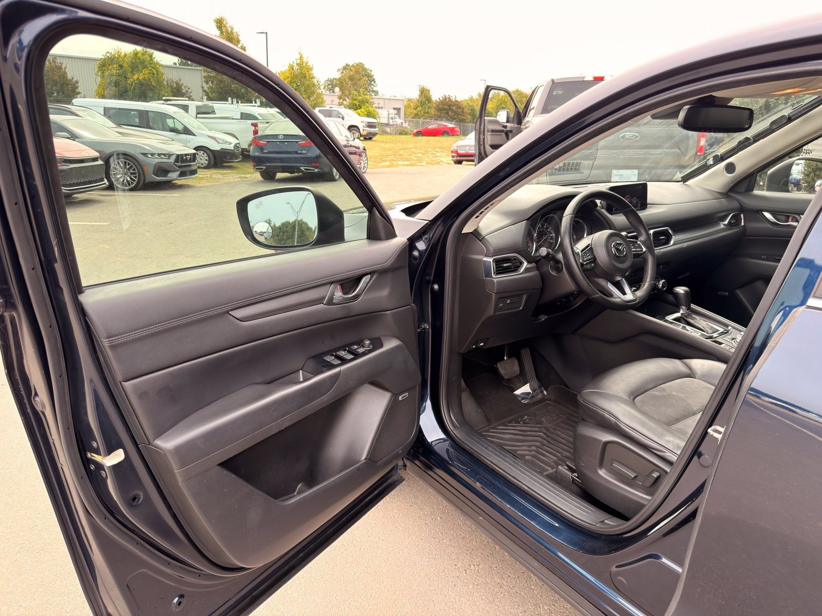 Used 2017 MAZDA CX-5 Touring w/ Preferred Equipment Package AWD/4WD image 18