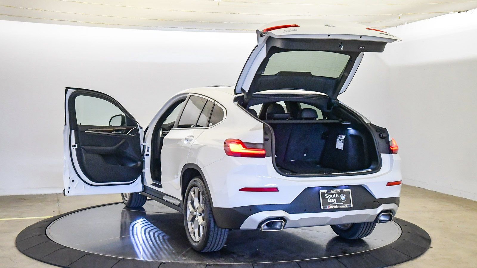 Certified 2023 BMW X4 xDrive30i w/ Convenience Package image 25