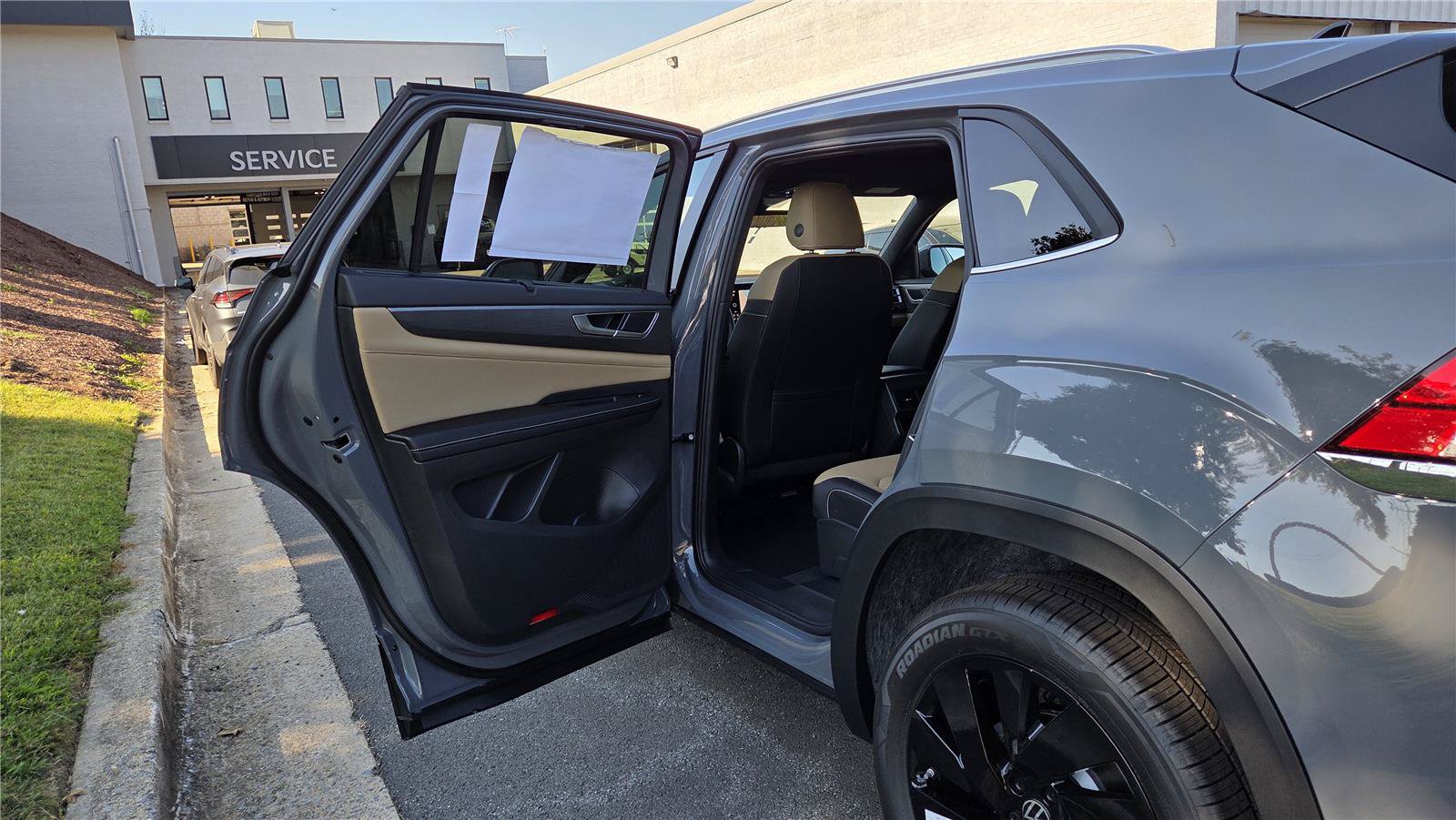 New 2026 Volkswagen Atlas Cross Sport SE AWD/4WD image 23
