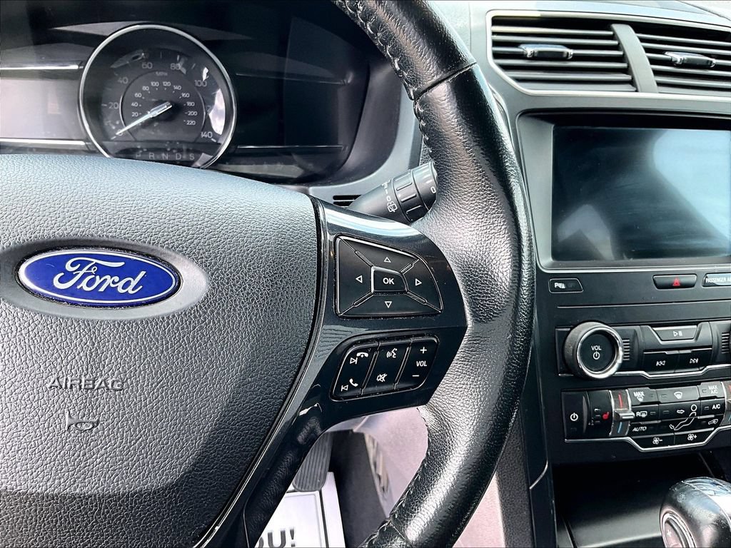 Used 2019 Ford Explorer XLT w/ Equipment Group 202A FWD image 18