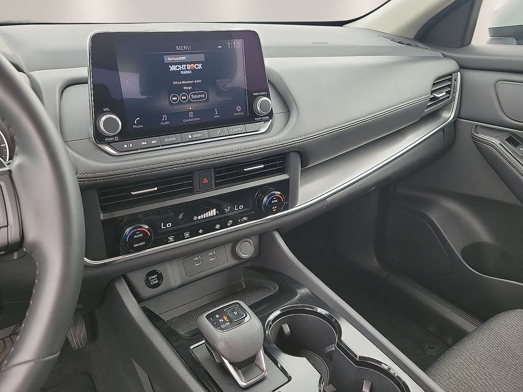 Used 2025 Nissan Rogue SV FWD image 19