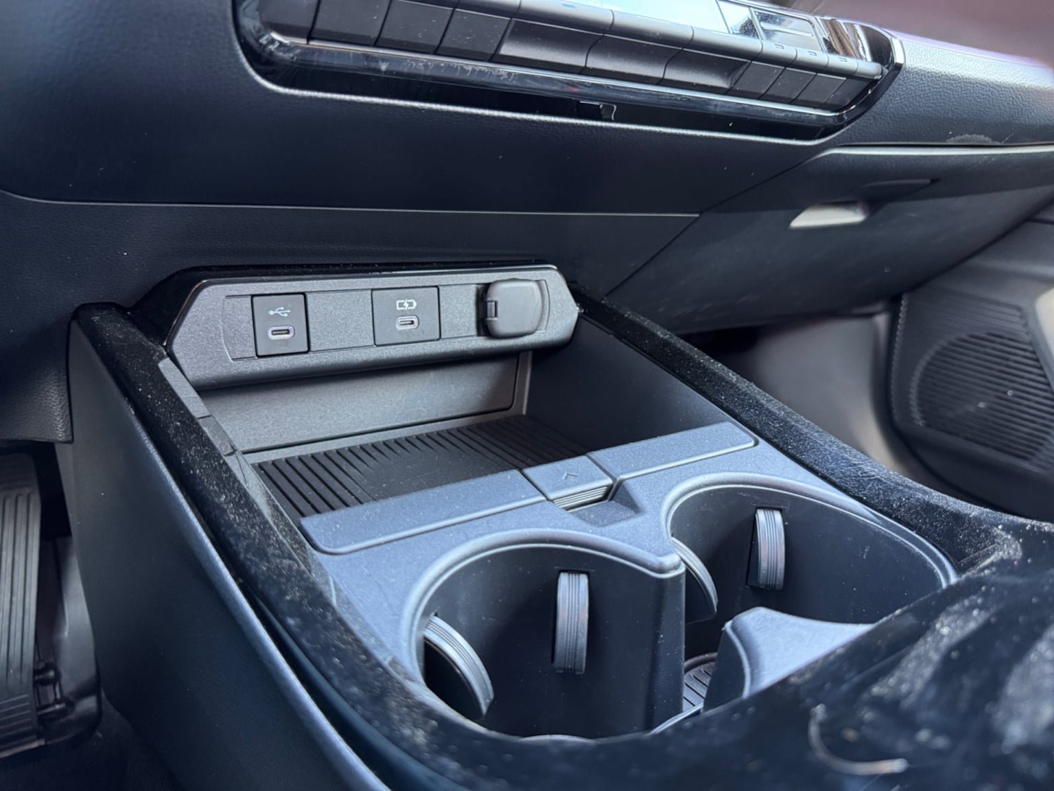 Used 2024 Toyota Prius Prime FWD image 25