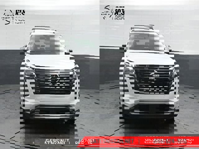 New 2026 Nissan Pathfinder SL image 5