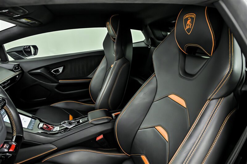 Used 2020 Lamborghini Huracan EVO RWD image 16