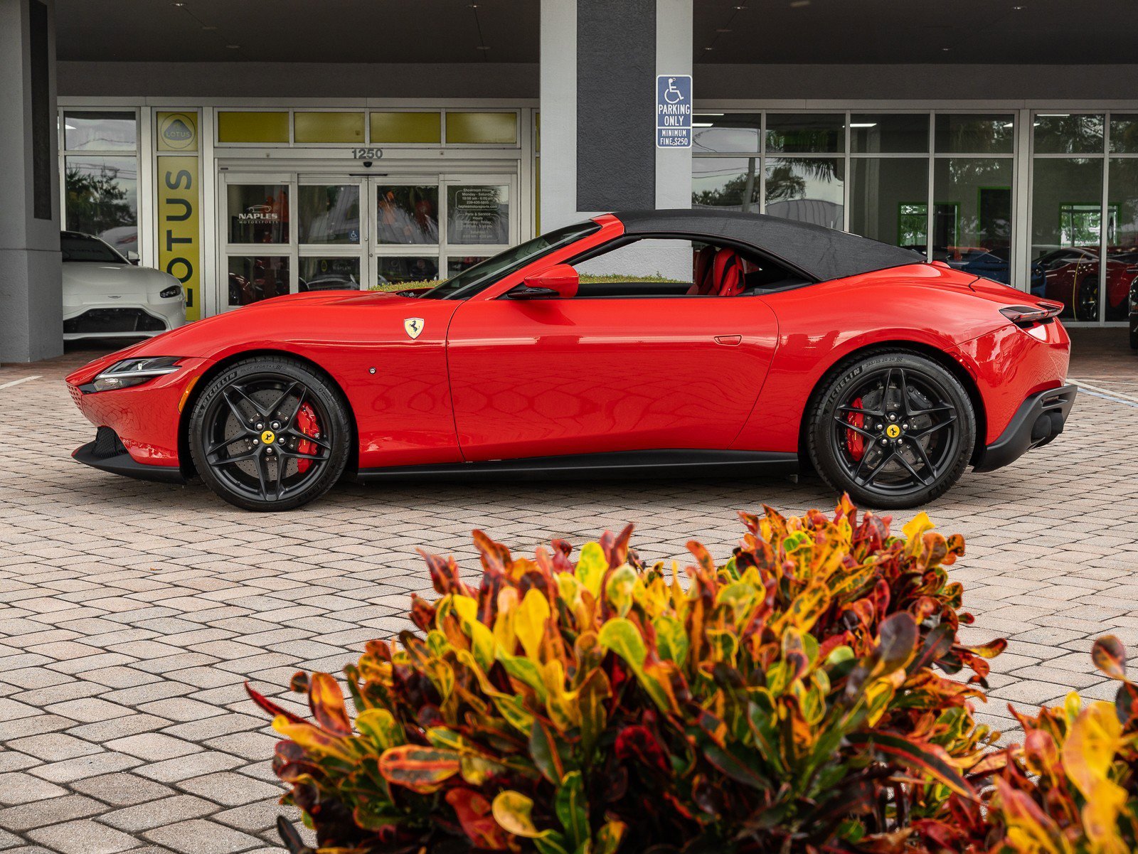 Used 2024 Ferrari Roma Spider image 38