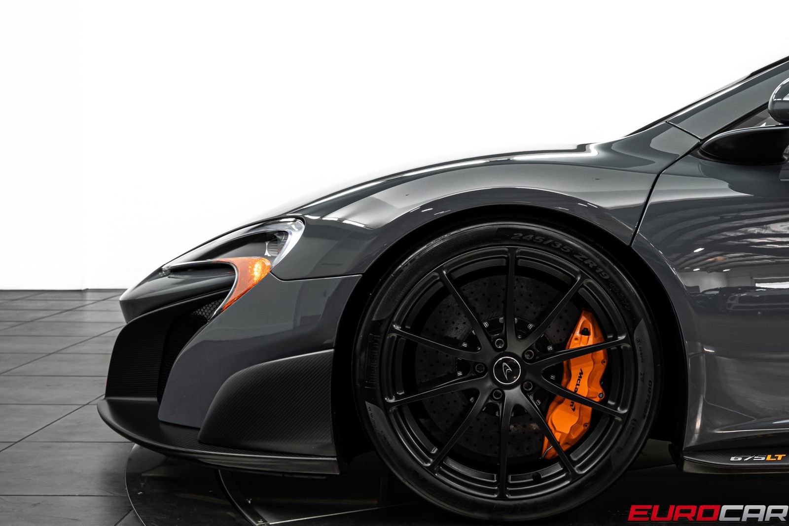 Used 2016 McLaren 675LT Spider RWD image 19