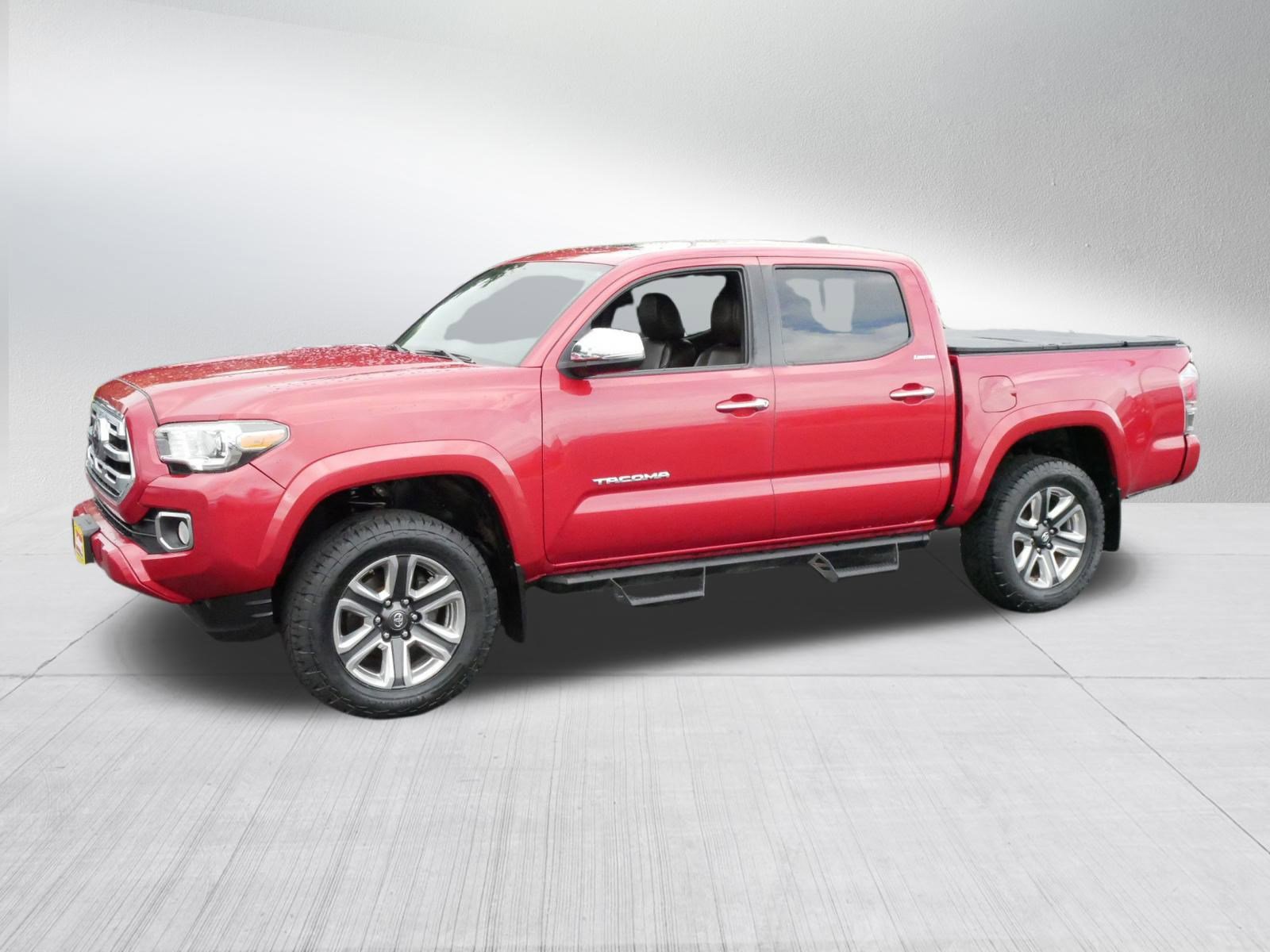 Used 2019 Toyota Tacoma Limited image 3