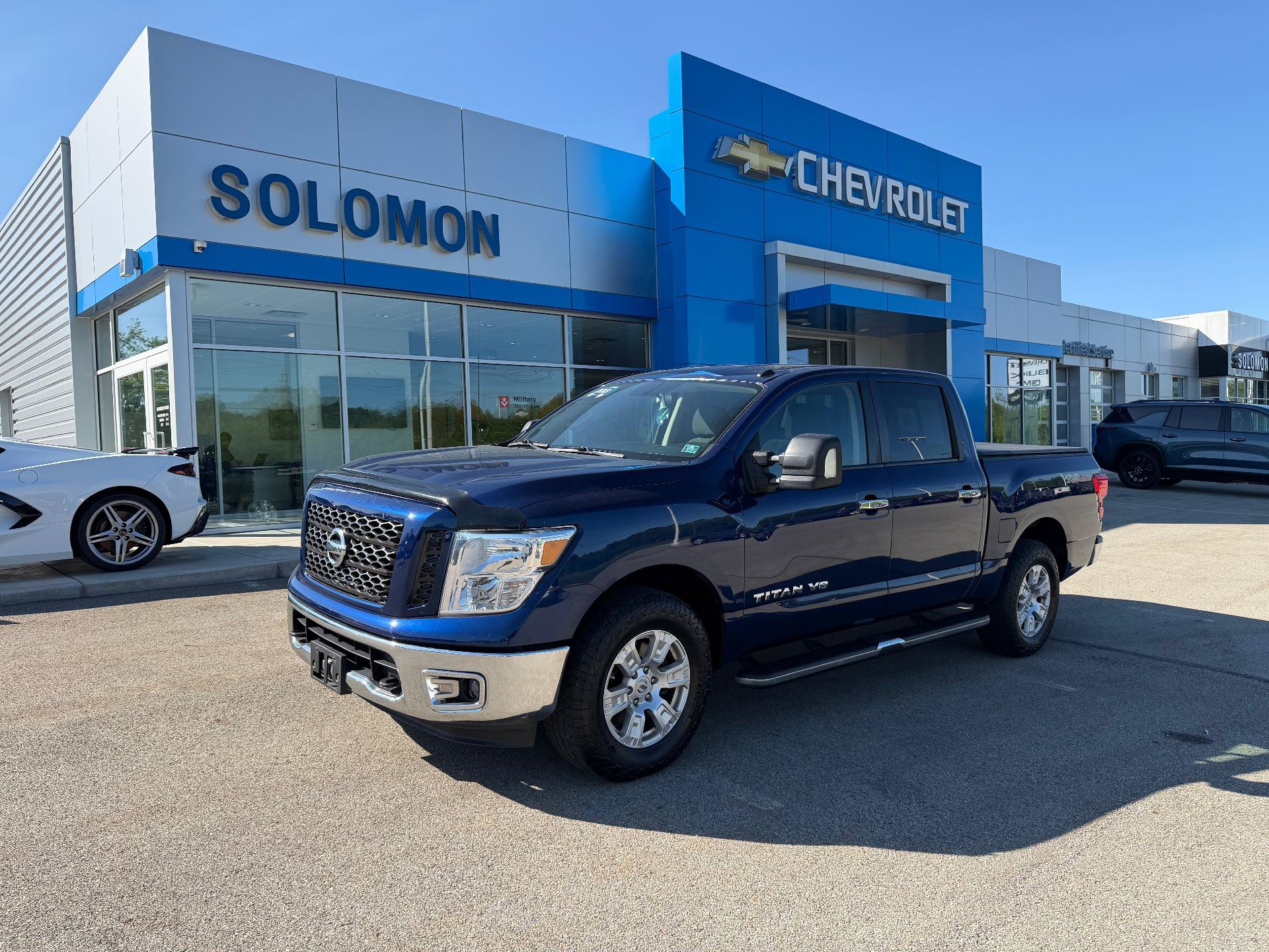 Used 2019 Nissan Titan SV AWD/4WD image 1