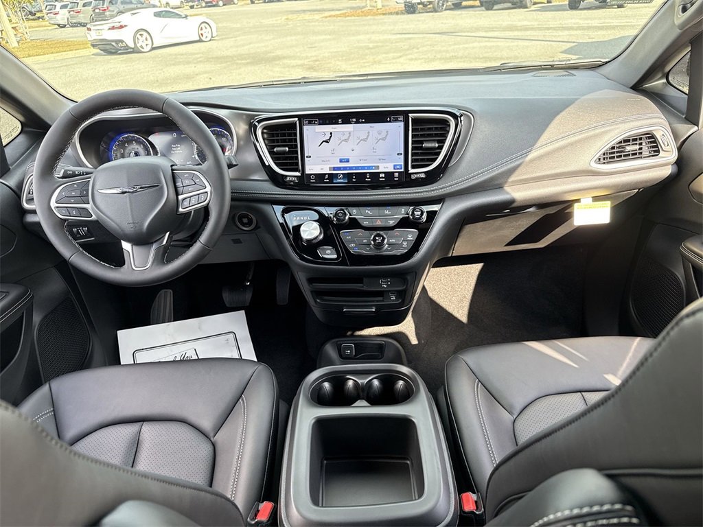 New 2026 Chrysler Pacifica Select image 27