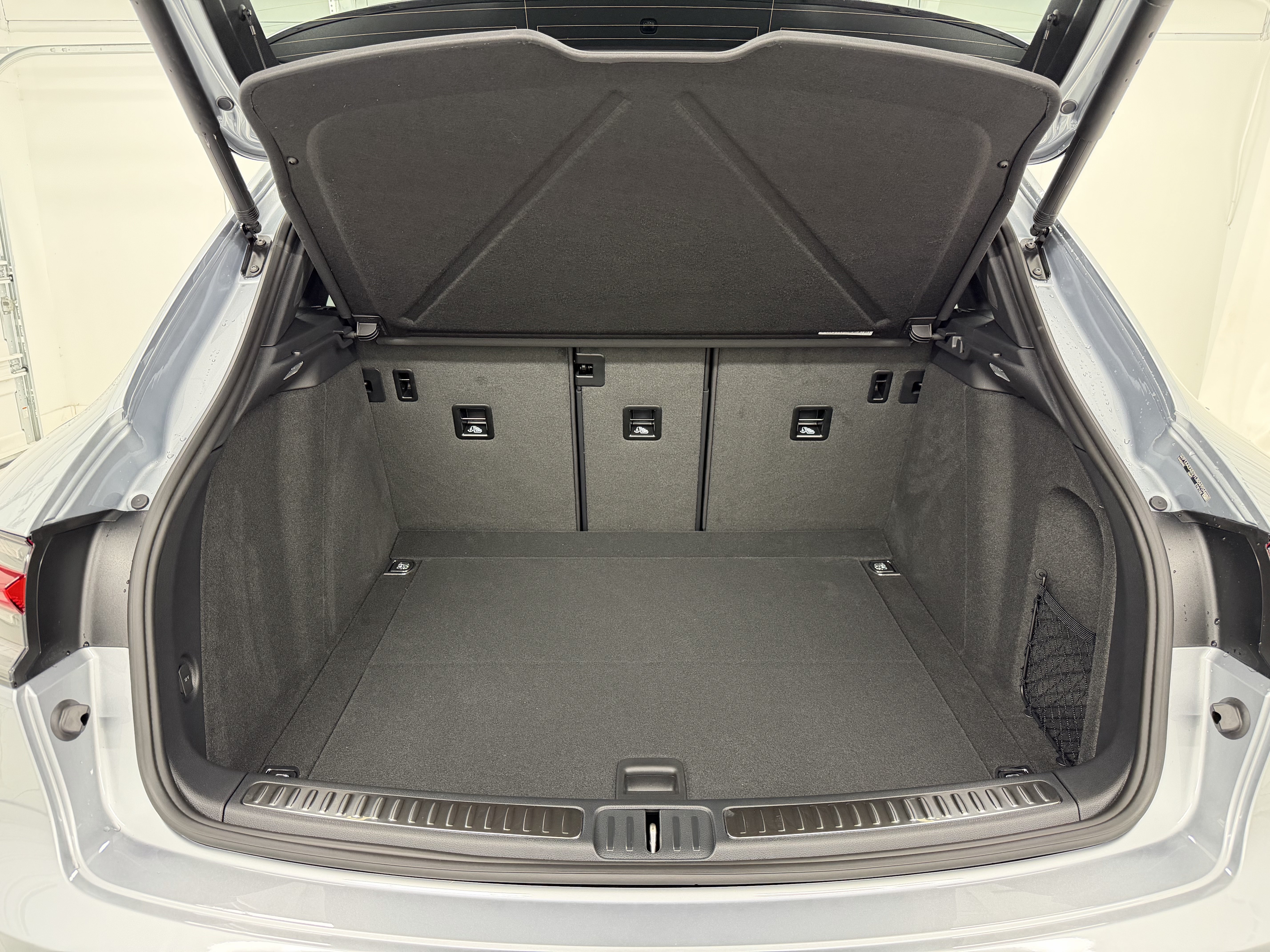 Certified 2026 Porsche Macan AWD/4WD image 61