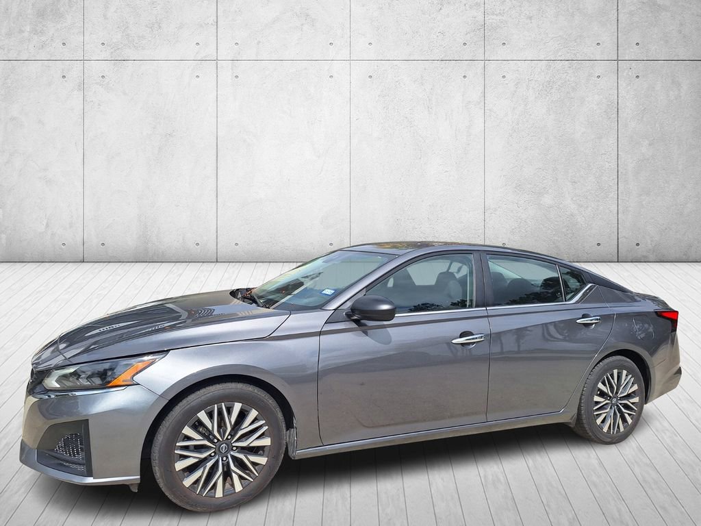 Used 2024 Nissan Altima 2.5 SV