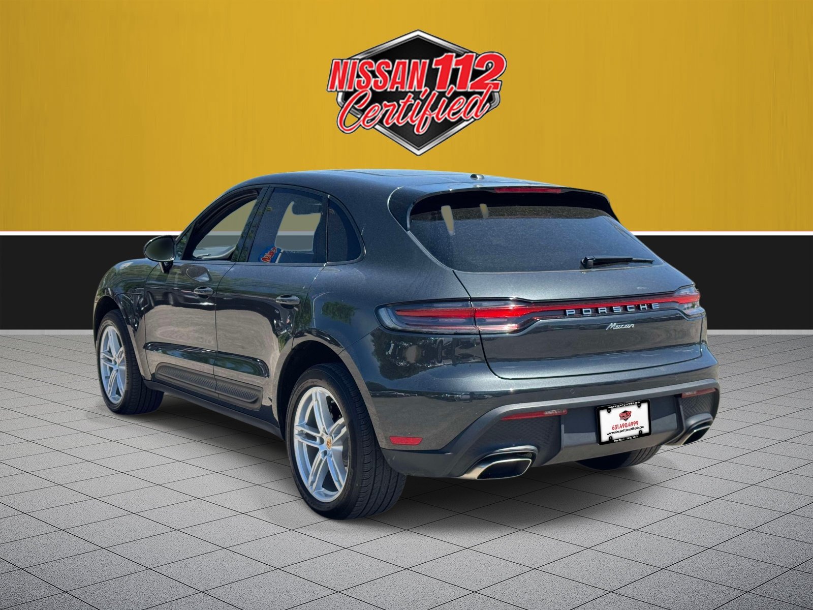 Used 2022 Porsche Macan w/ Premium Package Plus AWD/4WD image 6