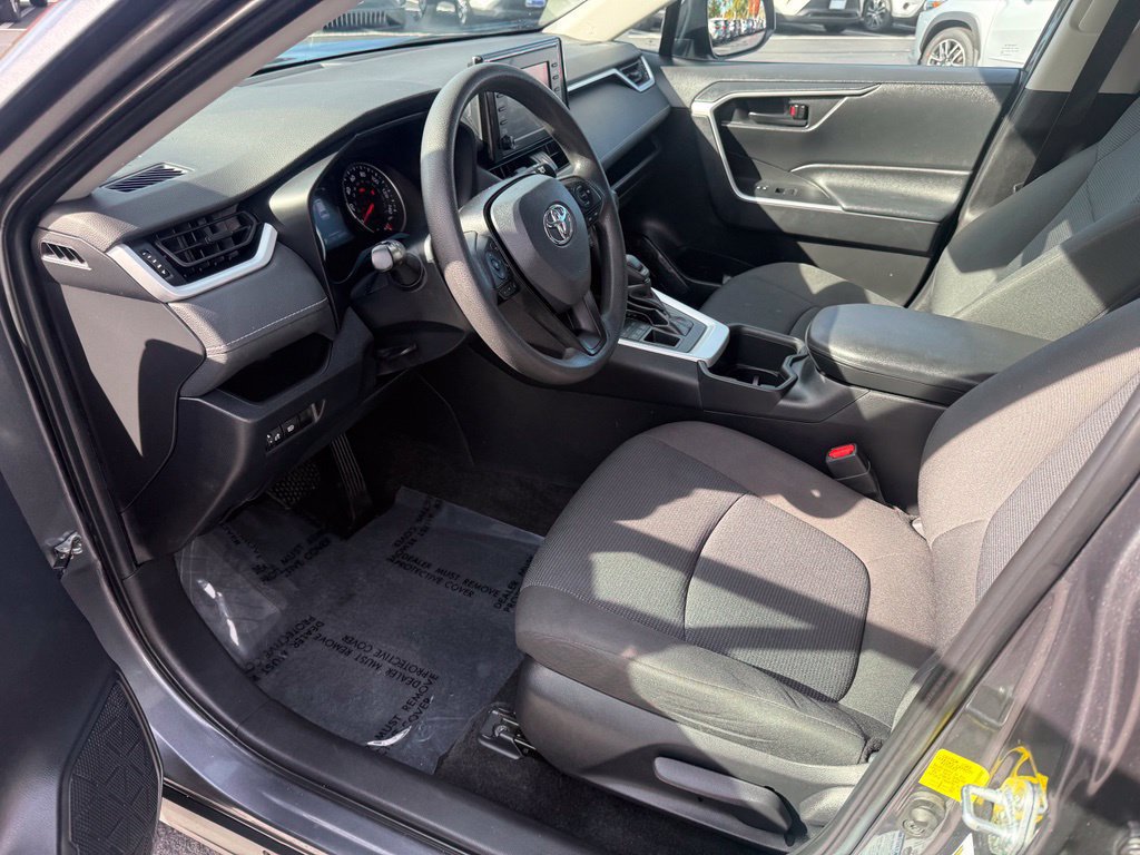 Used 2022 Toyota RAV4 LE AWD/4WD image 14