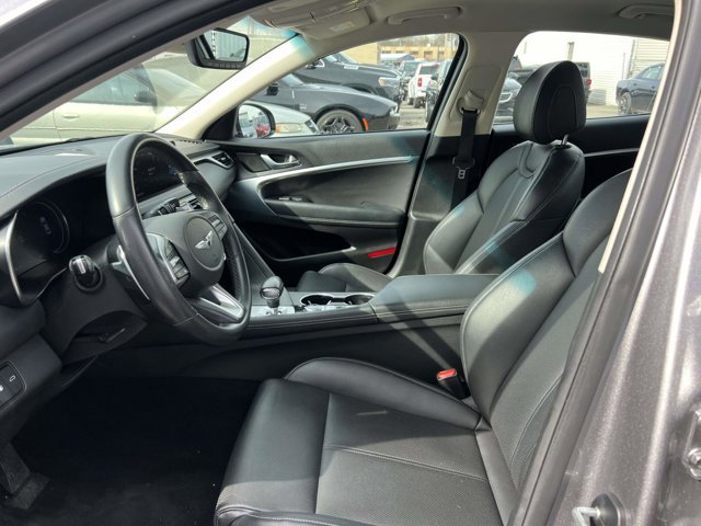 Used 2023 Genesis G70 2.0T image 13