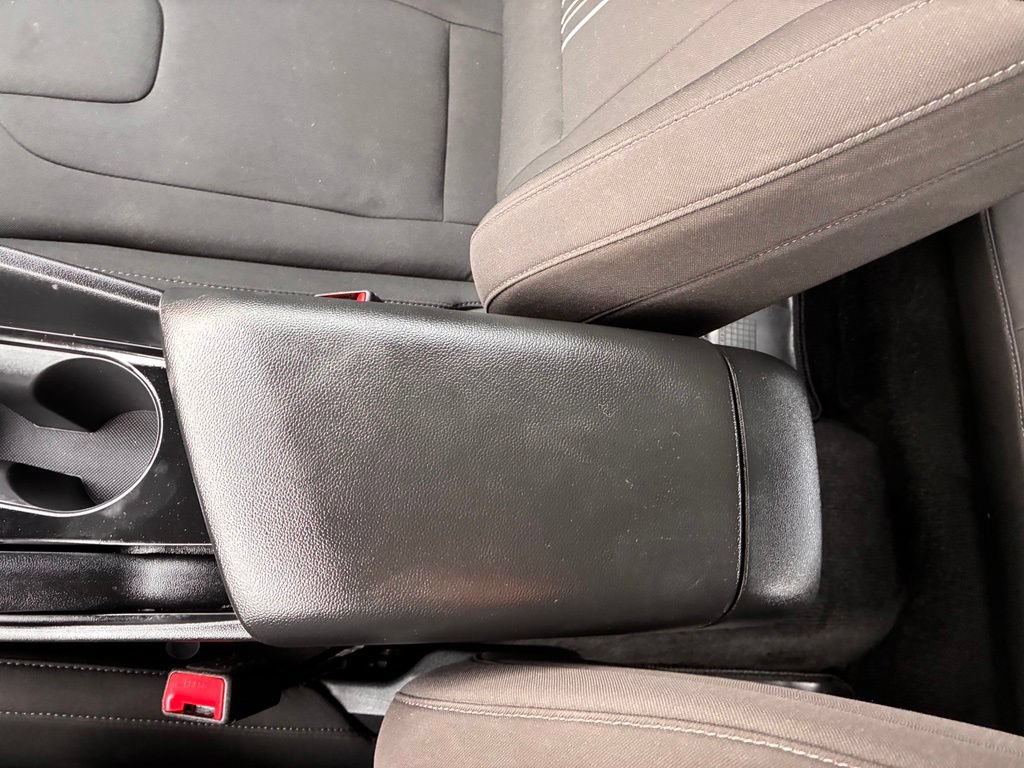 Used 2022 Hyundai Elantra SEL FWD image 35