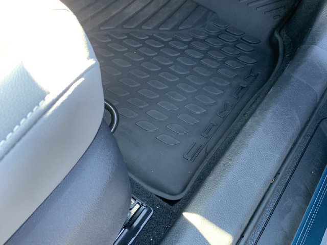 Used 2026 Toyota Camry SE FWD image 14