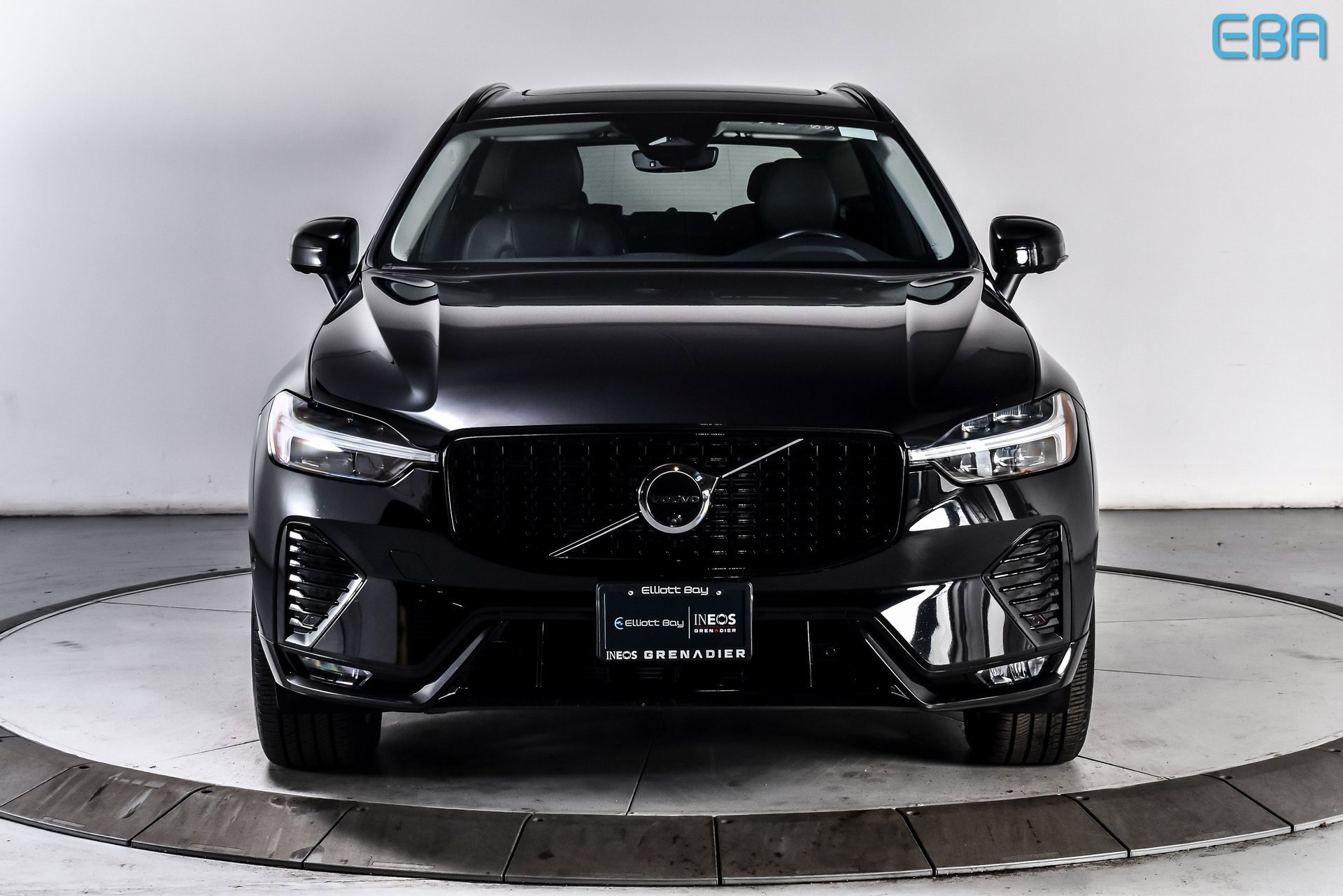 Used 2025 Volvo XC60 B5 Plus image 8