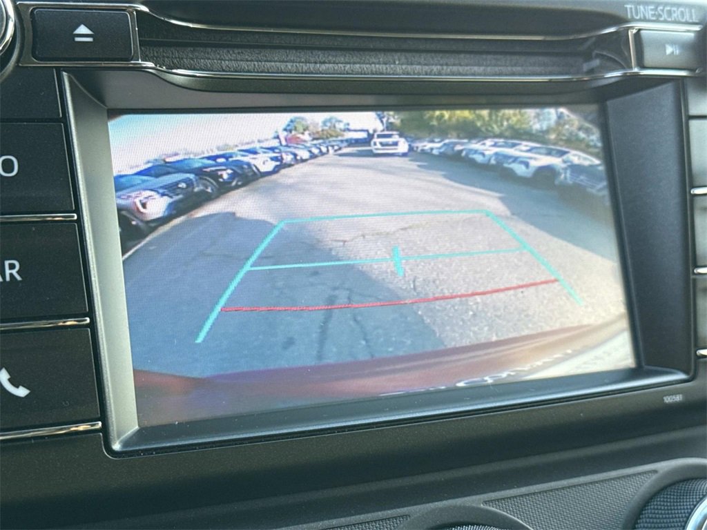 Used 2018 Toyota RAV4 LE image 3