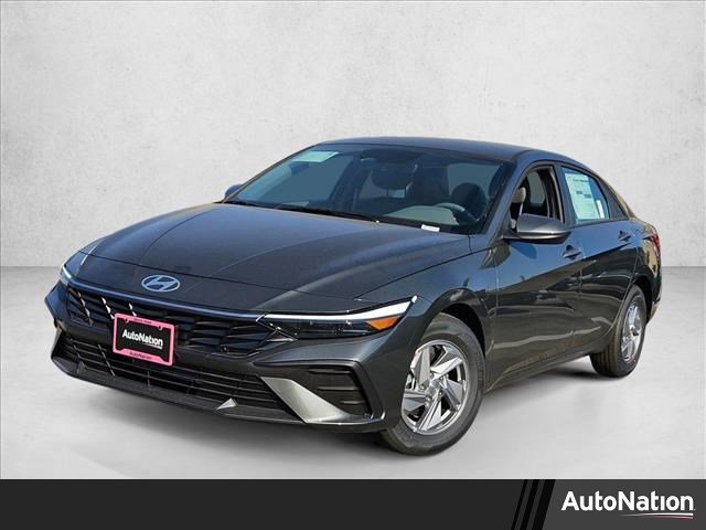 New 2025 Hyundai Elantra SE