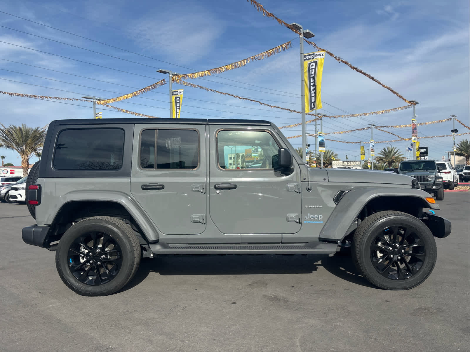 Used 2023 Jeep Wrangler Sahara image 4