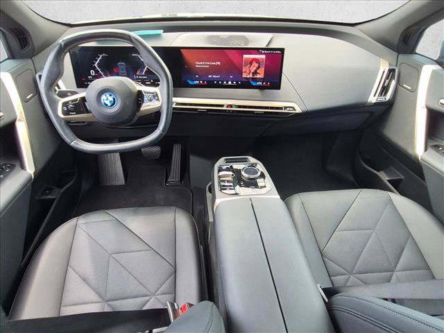 Used 2024 BMW iX xDrive50 w/ Premium Package AWD/4WD image 16