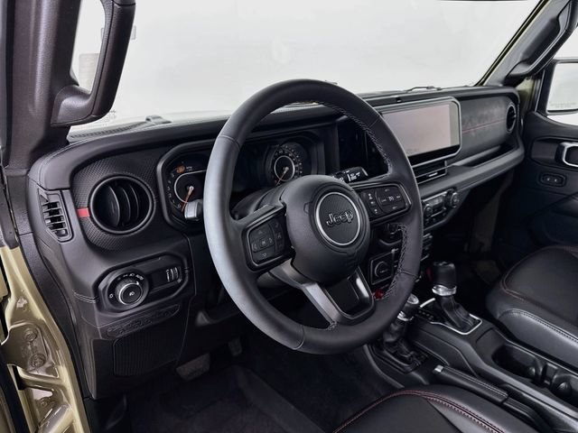 Used 2025 Jeep Wrangler Unlimited Rubicon AWD/4WD image 13