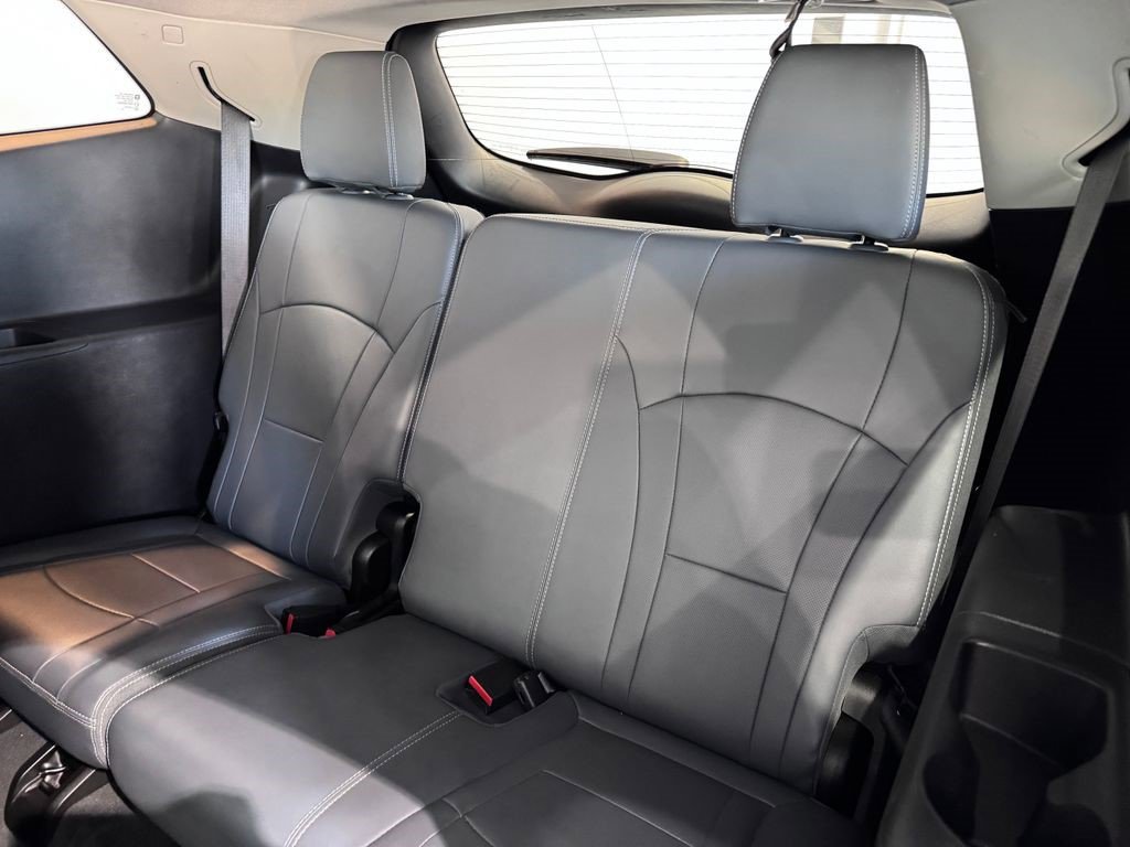 Certified 2021 Buick Enclave Essence image 6