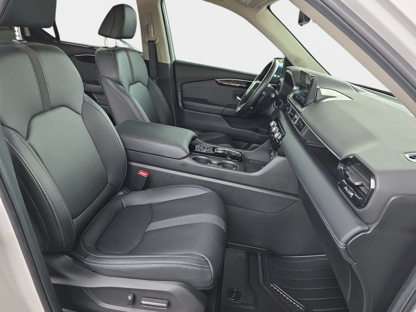 Certified 2025 Honda Pilot EX-L image 10