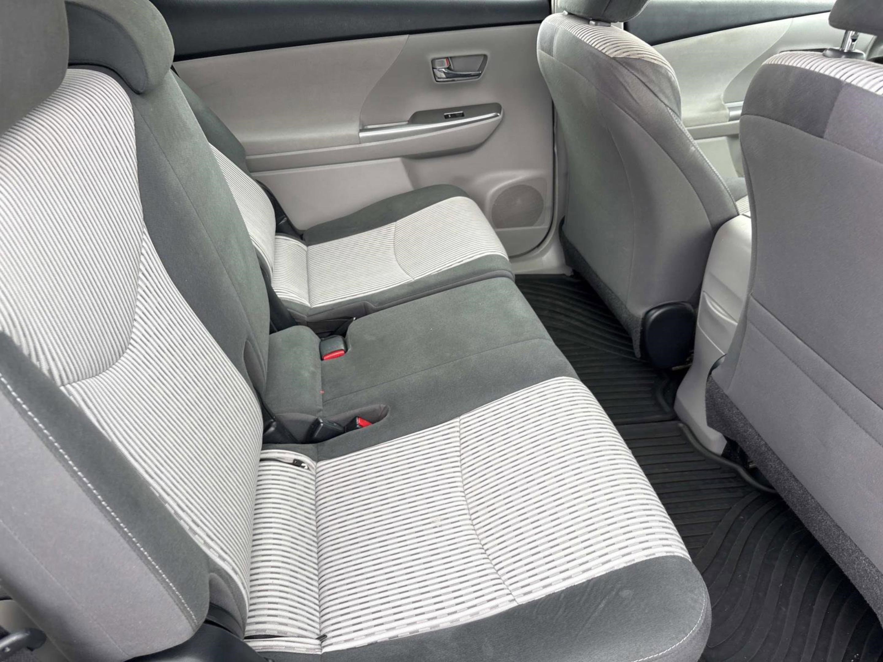 Used 2016 Toyota Prius V Two image 21