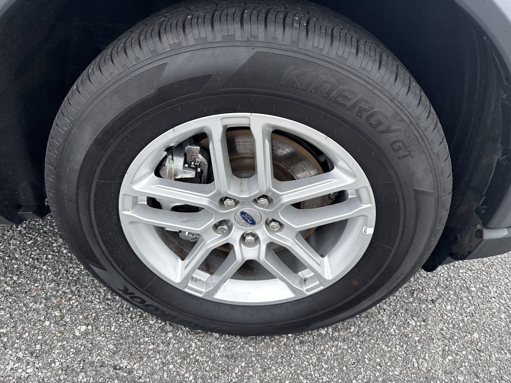 Used 2025 Ford Explorer Active AWD/4WD image 12