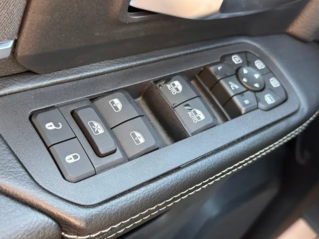 New 2026 RAM 3500 Big Horn AWD/4WD image 15